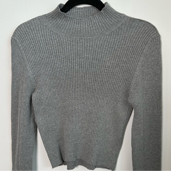 American Eagle Long-Sleeve Ribbed Mock Neck Top - Picture 2 of 6